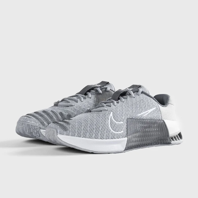 Nike - Metcon 9 Men's Training Shoes - LIGHT SMOKE GREY/WHITE-PHOTON DUST-WHITE